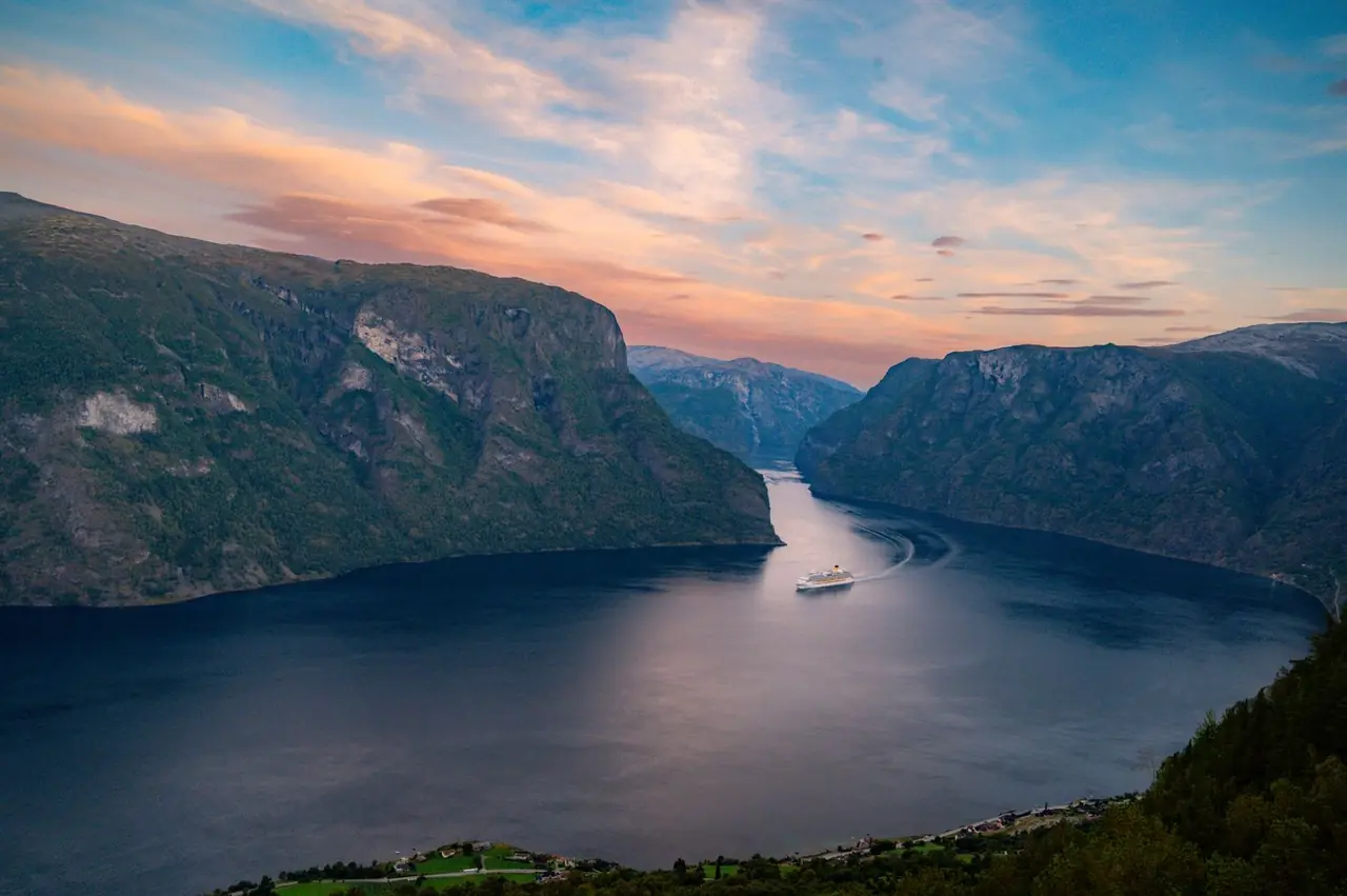 Båtutflukt i fjorden